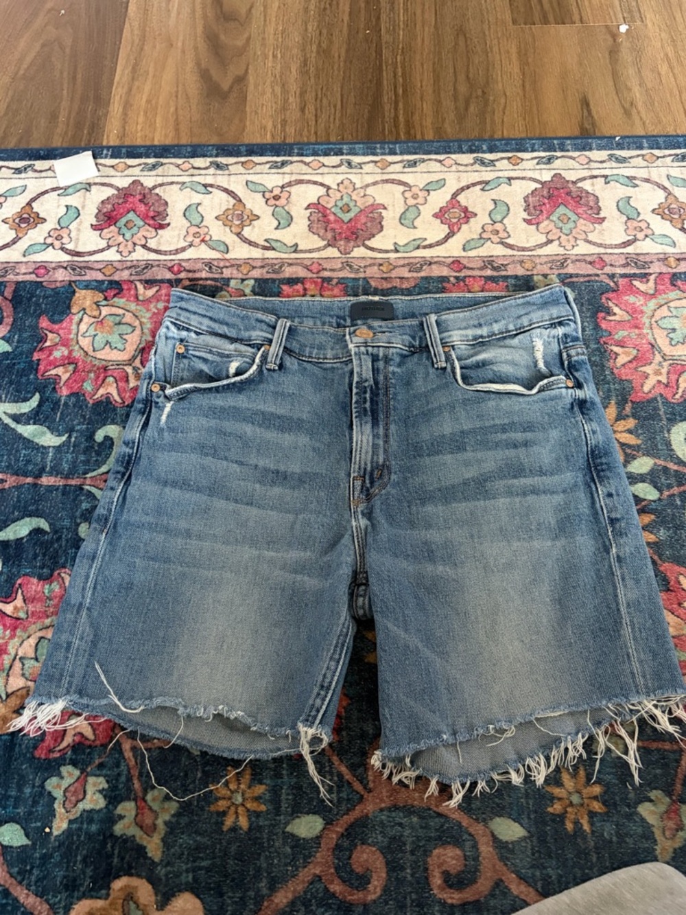 MOTHER shorts the runaway - Picture 2 of 7